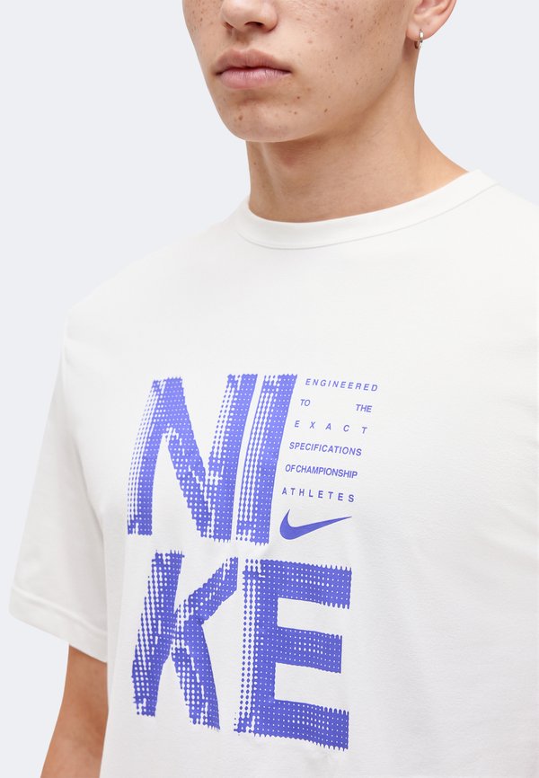 Nike Performance HYVERSE FILL