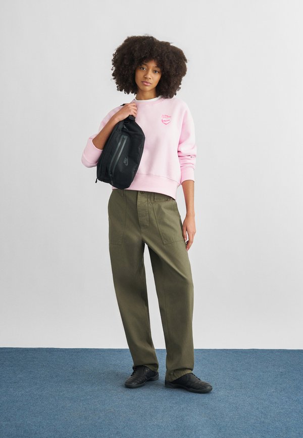 Nike Sportswear CREW