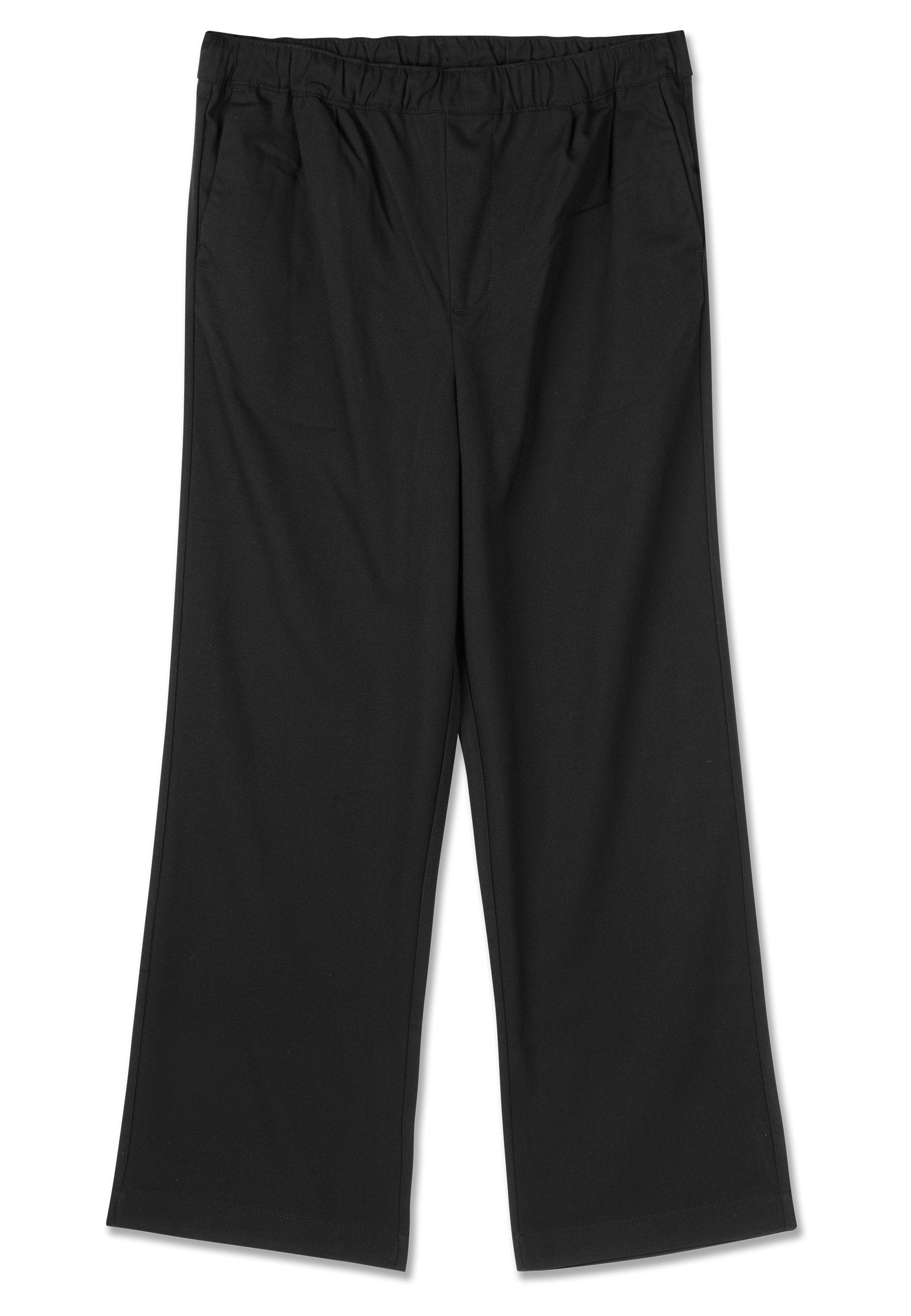 Schwarze, weit geschnittene Hosen mit elastischem Bund, die eine glatte Textur und zwei seitliche Taschen aufweisen. Einfaches Design ohne sichtbare Muster.