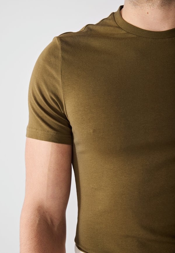 Pier One by Zalando