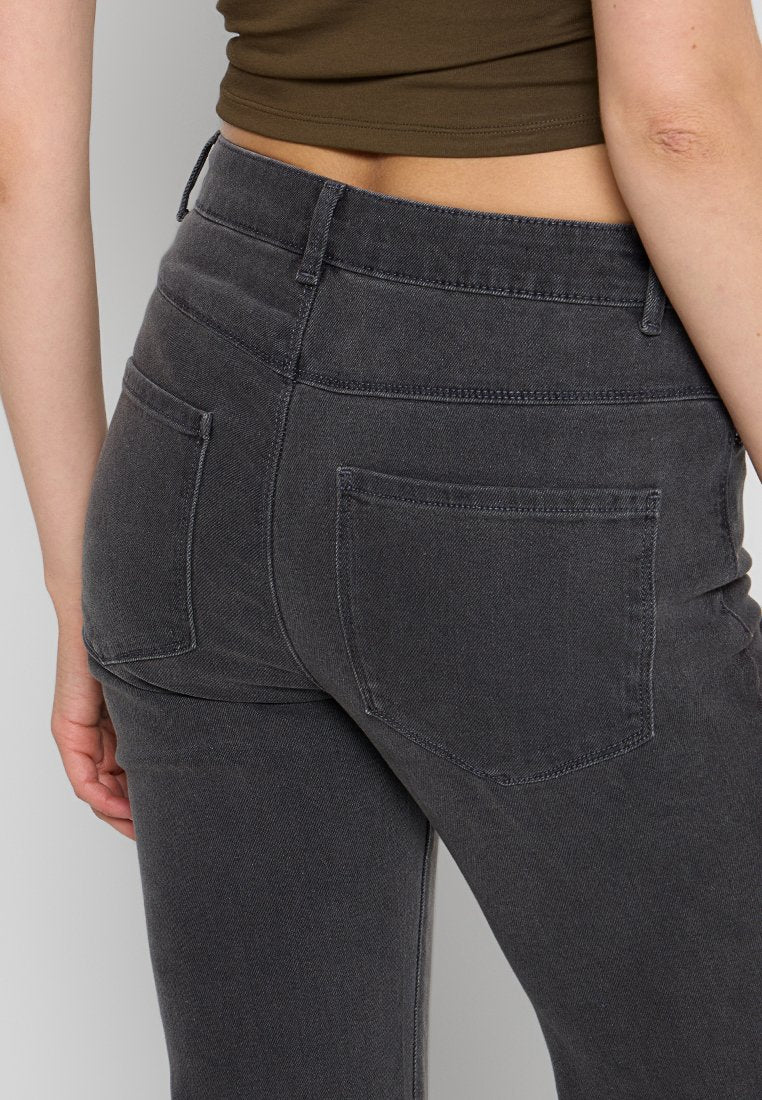 ONLY Petite Flared Jeans Media 7