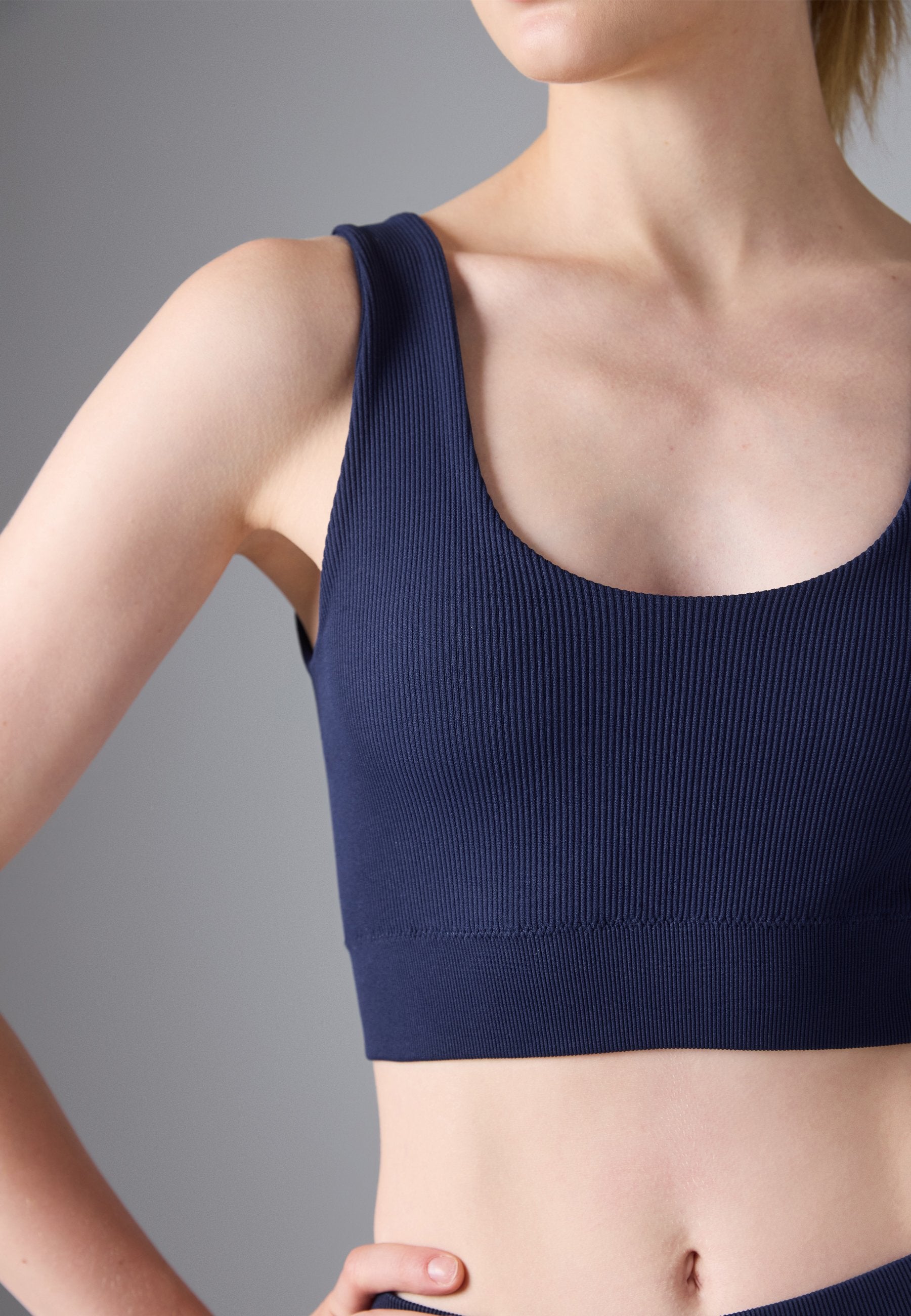 Even&Odd active MEDIUM SUPPORT SEAMLESS RIB SPORTS BRA