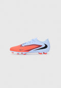 Nike Fußballschuh in einem lebhaften orange-blauen Farbschema, mit einer strukturierten Oberseite, schwarzen Akzenten und geformten roten Stollen für optimalen Halt.