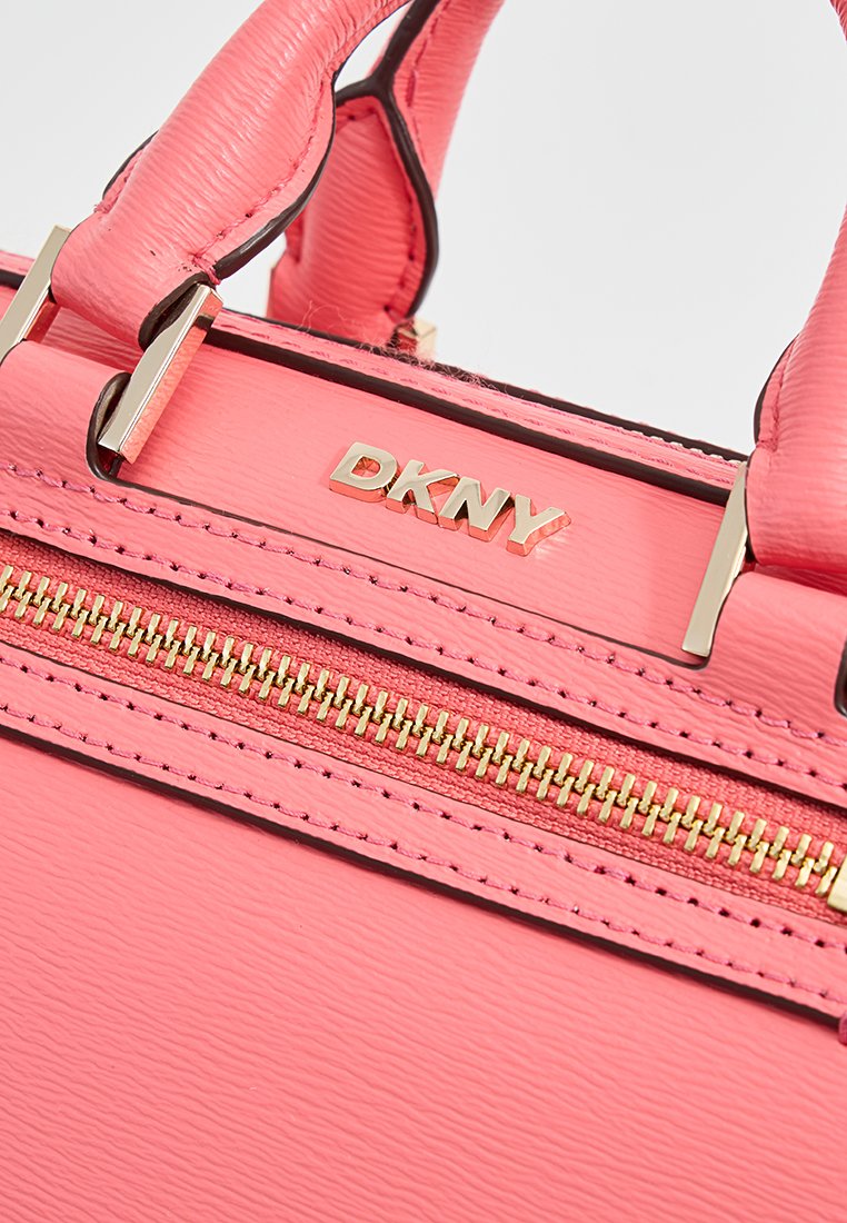 DKNY BRYANT AVE