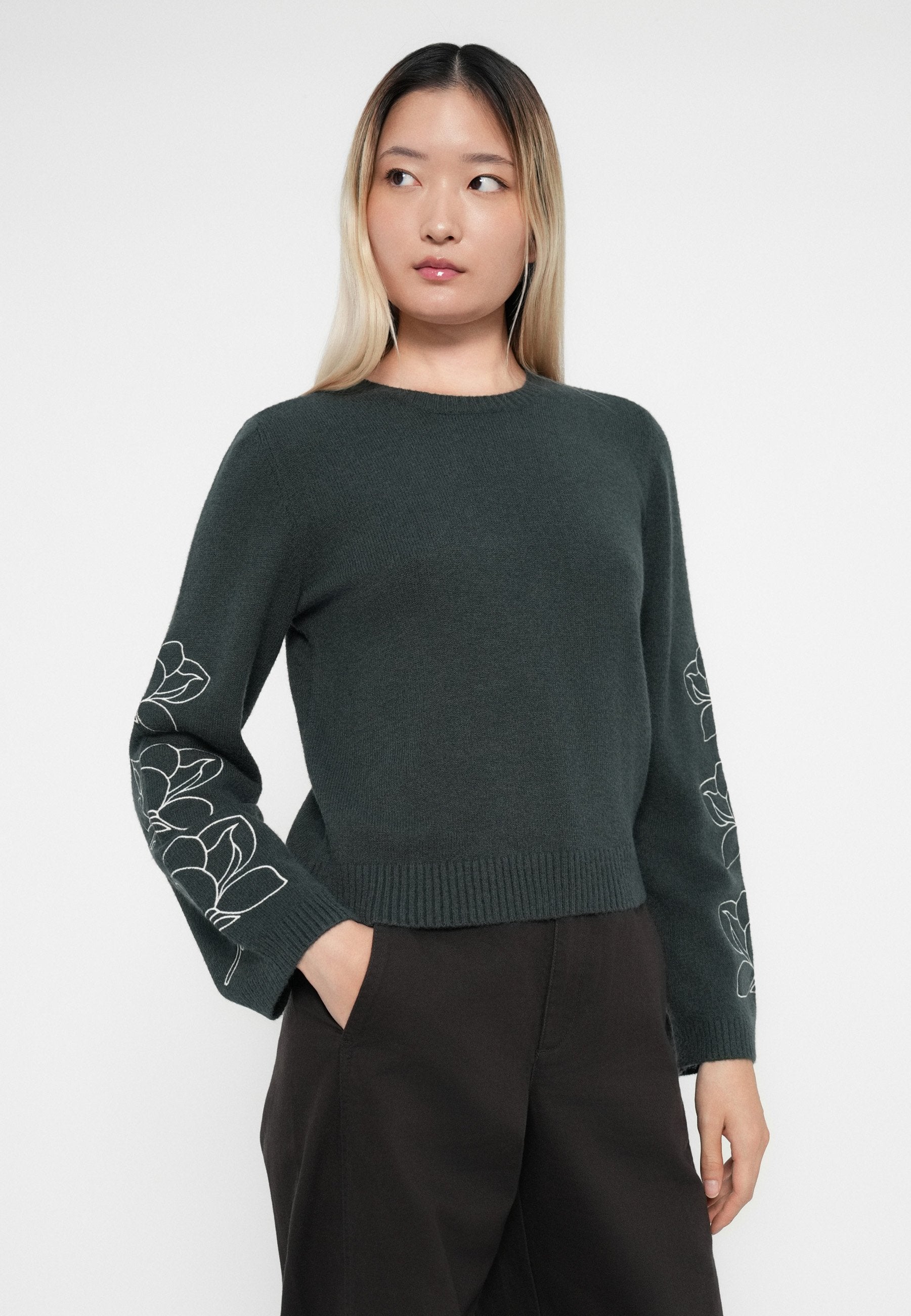 ONLY ONLATIA FLOWER O NECK