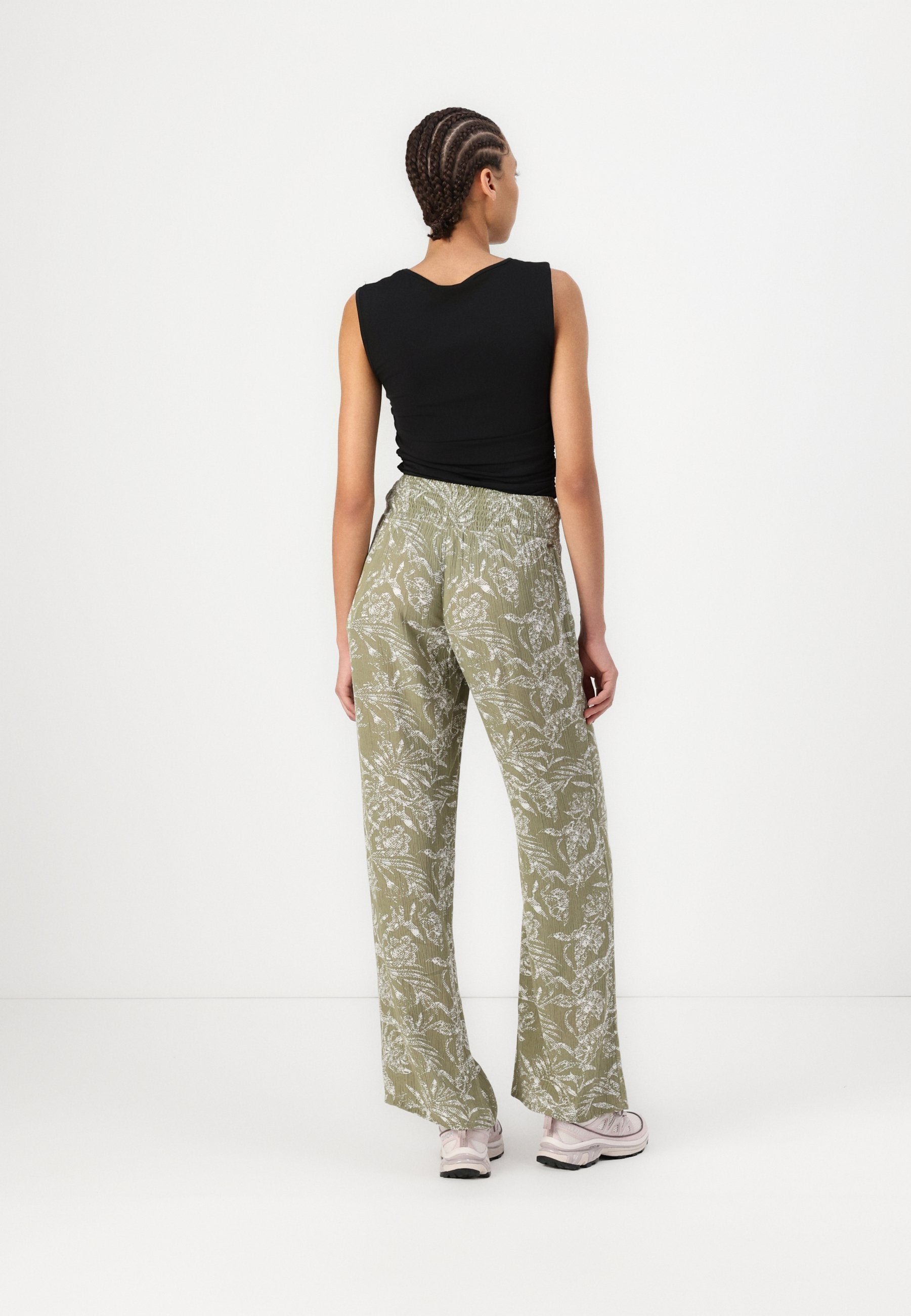 O'Neill JOHNNY SMOCKED WAIST PANTS