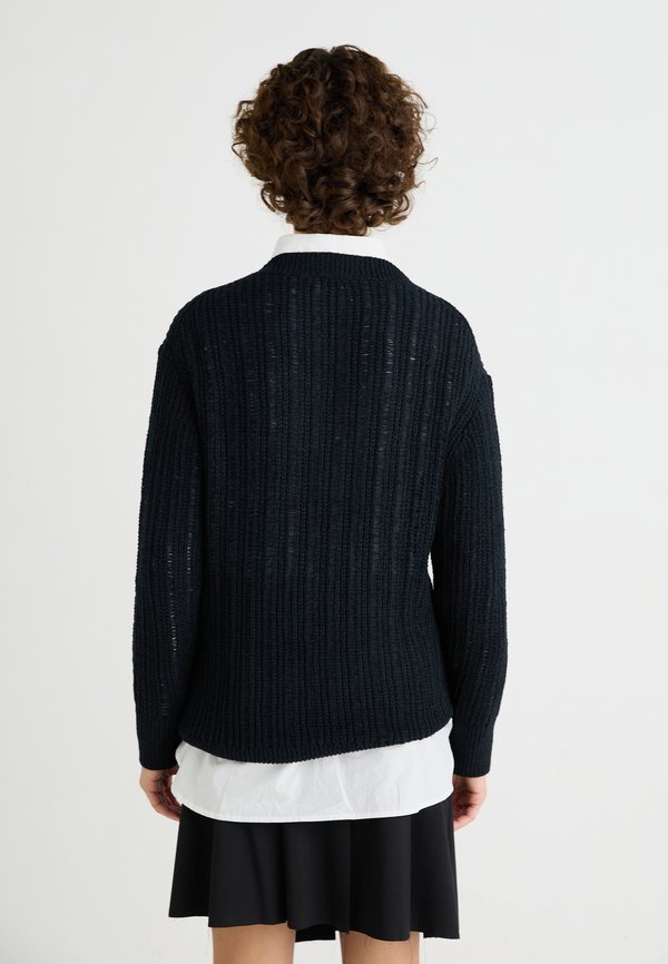 Weekday FARILA OVERSIZED DISTRESSED