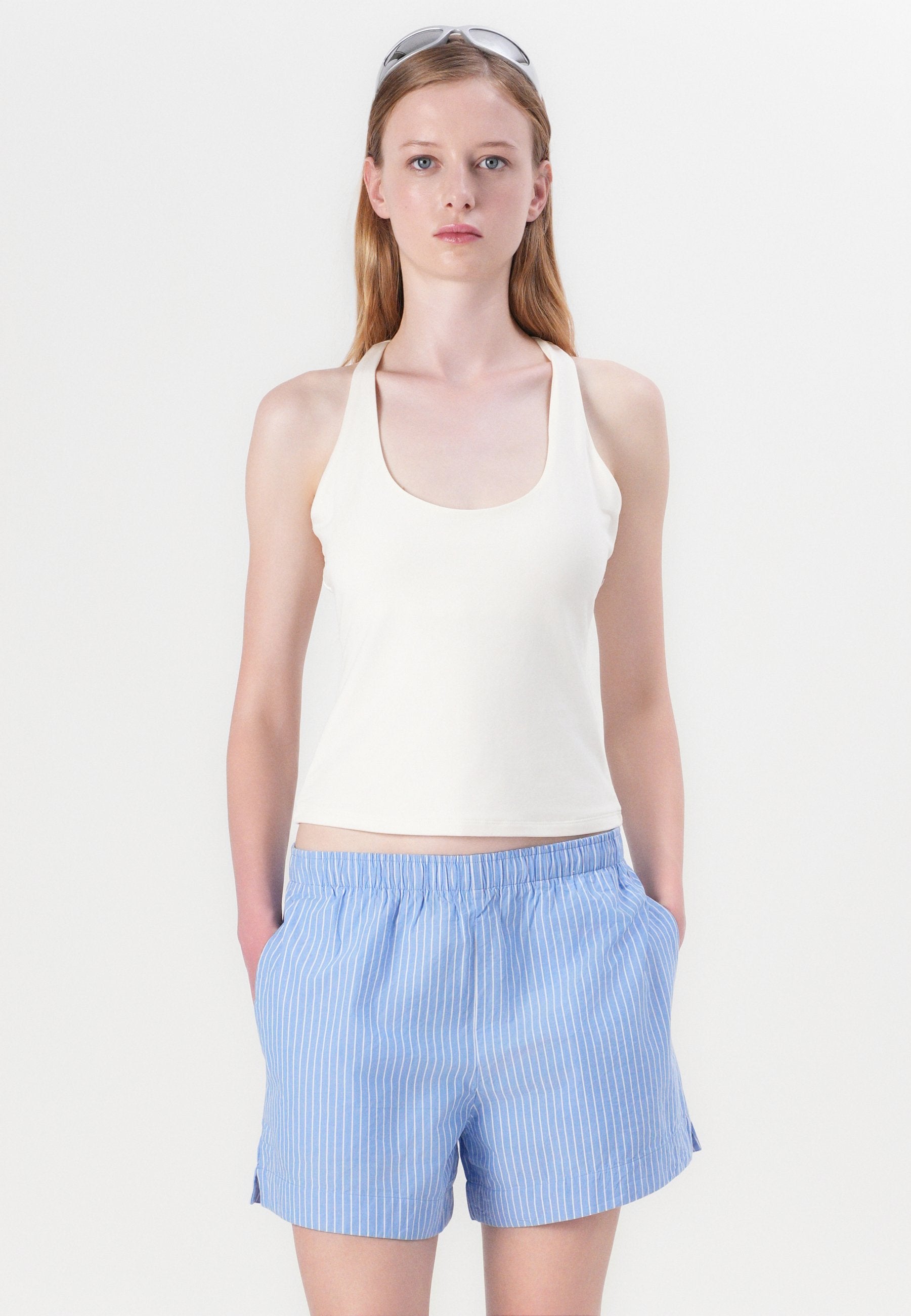 Abercrombie & Fitch PULL ON SHORT YELLOW STRIPE