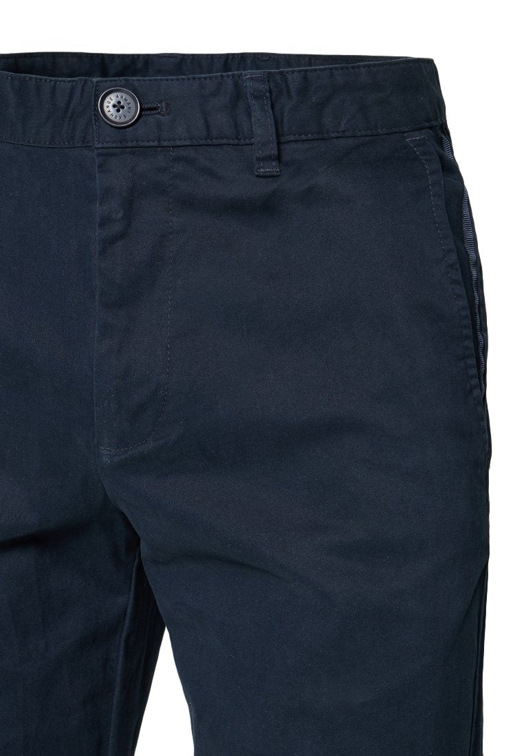 REGULAR FIT Media 3