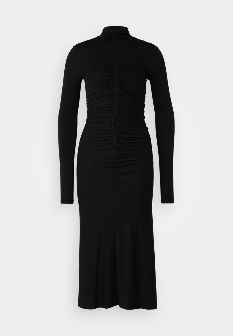 Schwarzes Langarmkleid mit hohem Kragen, das über geraffte Details entlang des Oberkörpers verfügt und eine enganliegende Silhouette hat, die am Saum leicht ausgestellt ist.