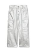 Silberne Cargo-Hosen mit einem leicht glänzenden Finish, zwei großen Seitentaschen und einem entspannten Schnitt mit geradem Bein.