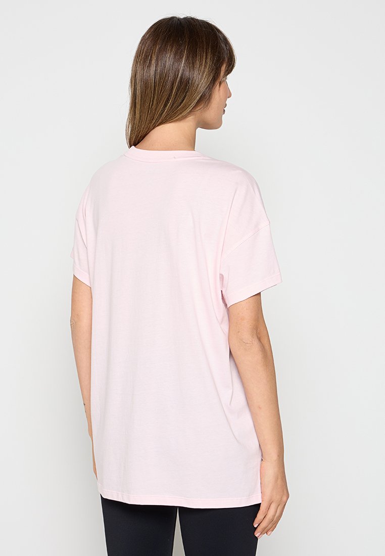 DKNY Sport