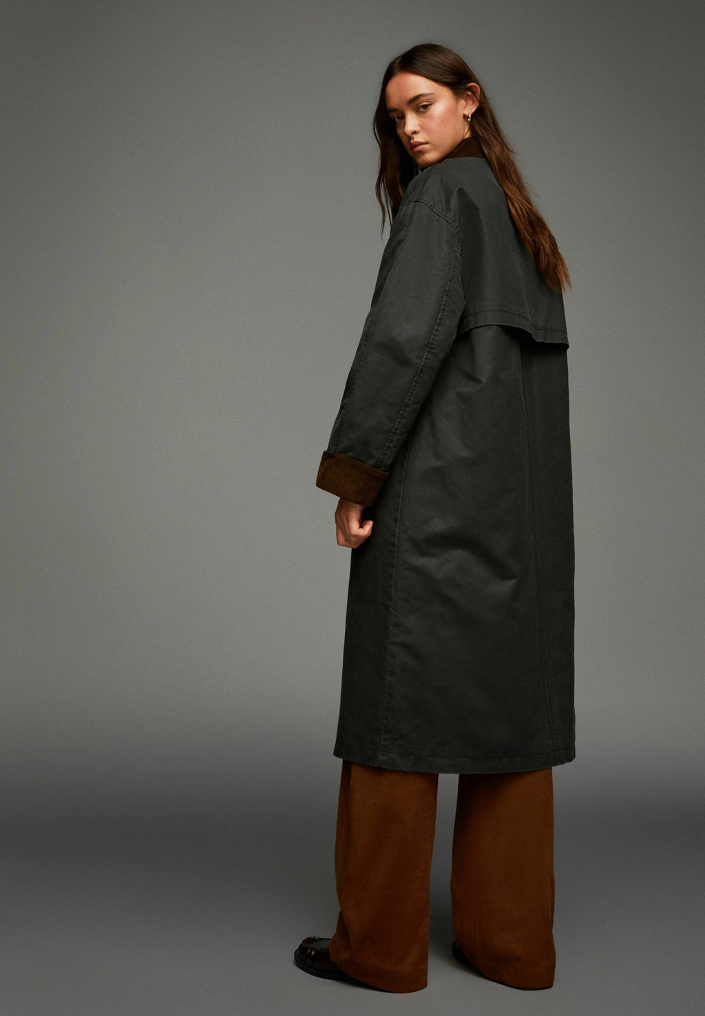 Bershka WITH CONTRAST COLLAR