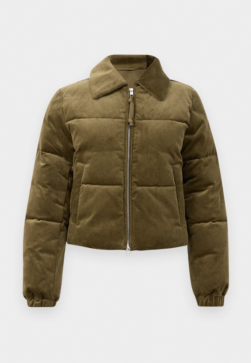 OUTDOOR JACKETS Media 1