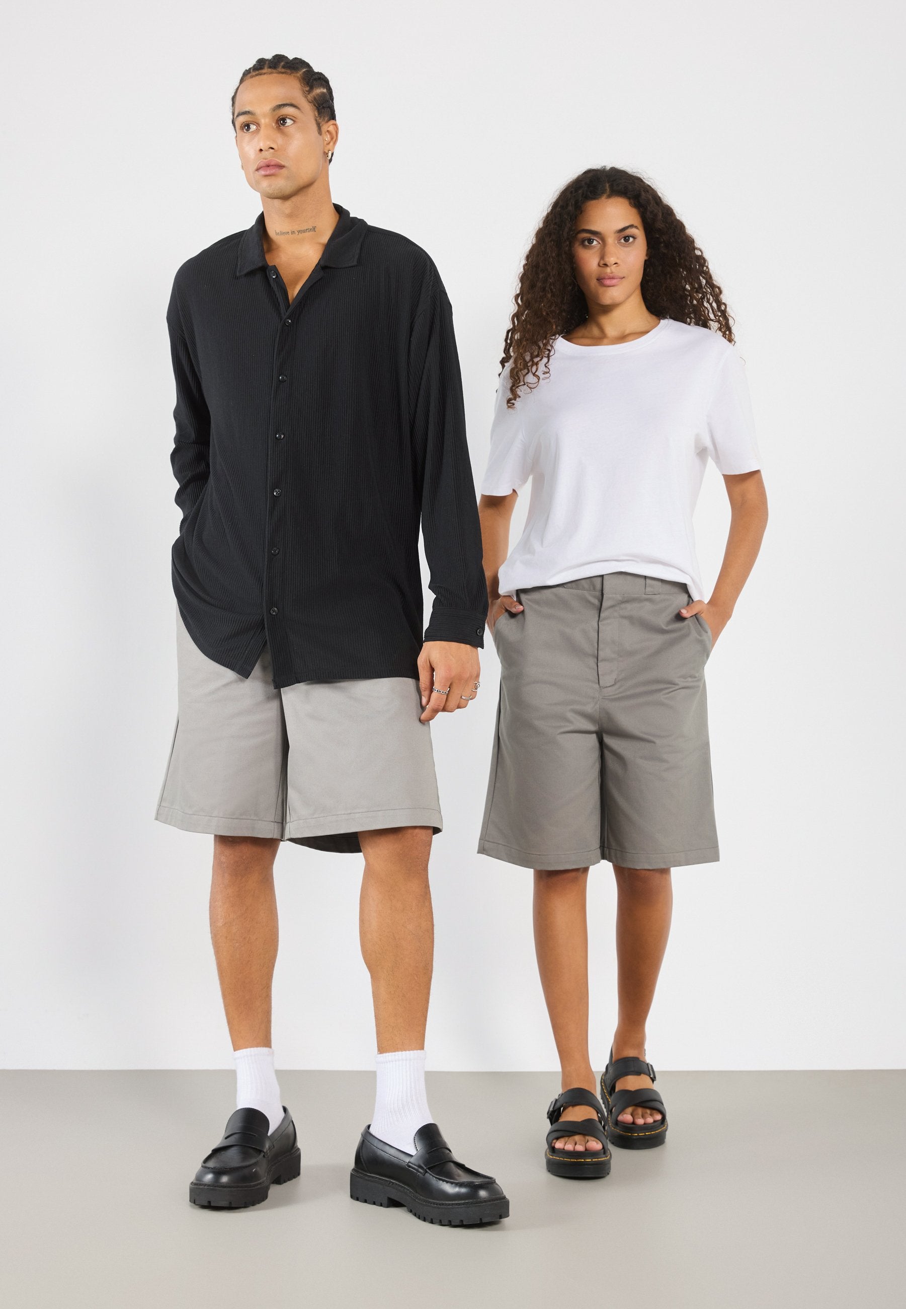 YOURTURN RELAXED FIT SHORTS