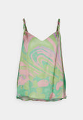 Satin-Camisole in pastellgrün und rosa marmoriertem Muster, mit gedrehten Trägern und relaxter Passform.