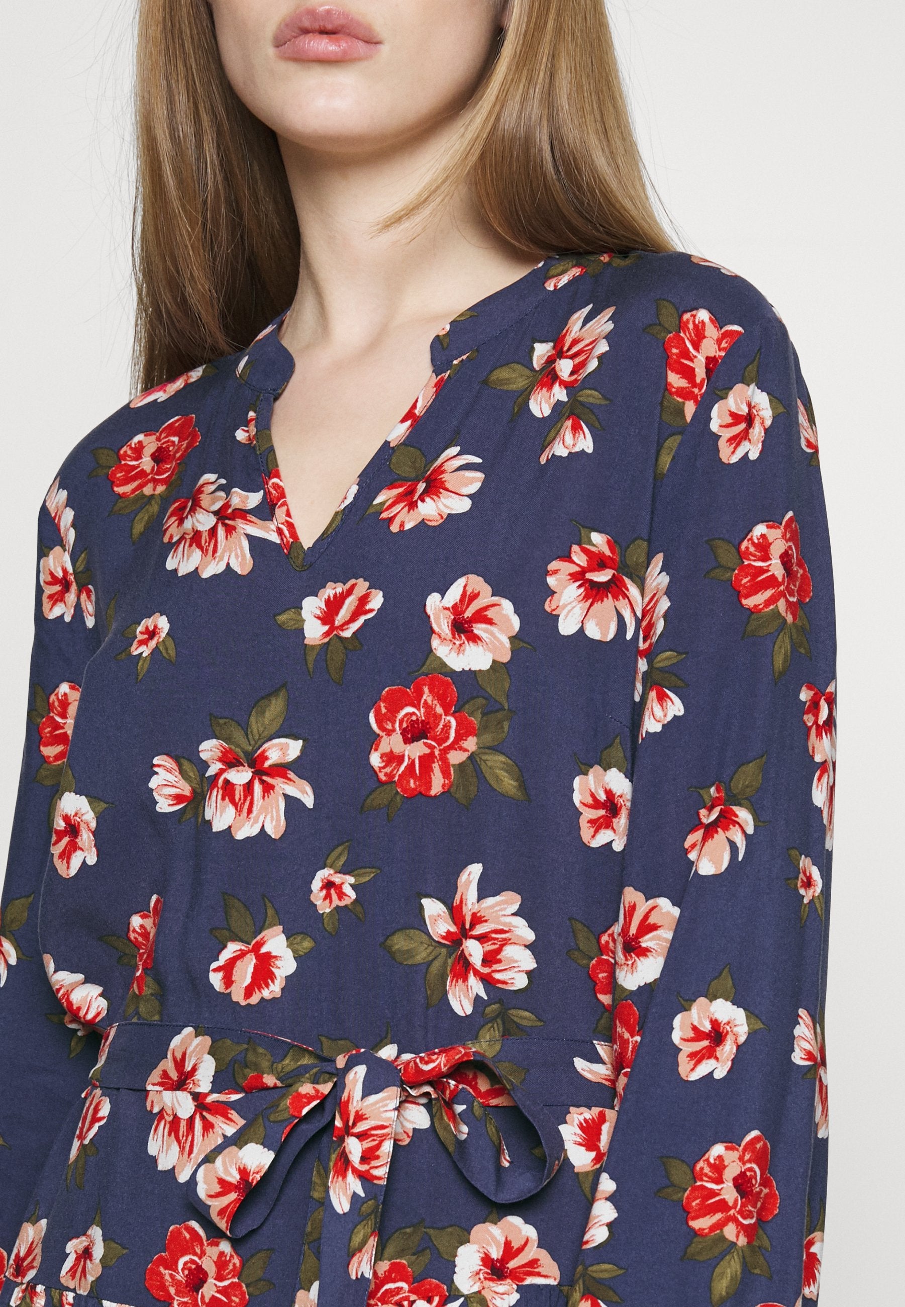 VILA Petite VIRIKKI V NECK SHORT DRESS