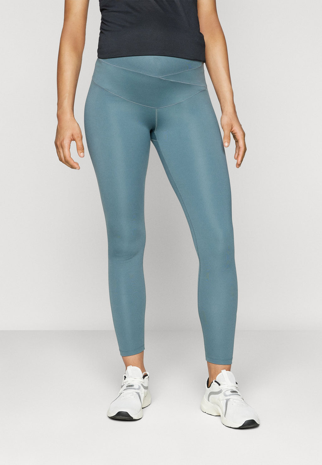 Nike Performance