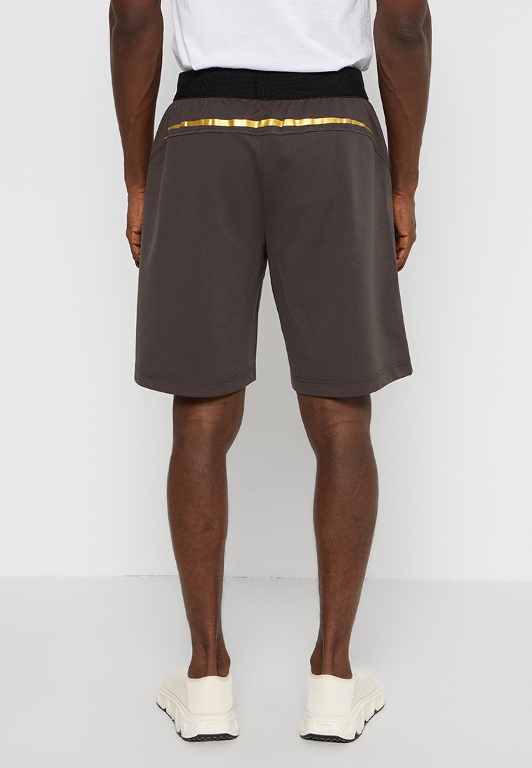 EA7 Emporio Armani Kurze Sporthose Media 3