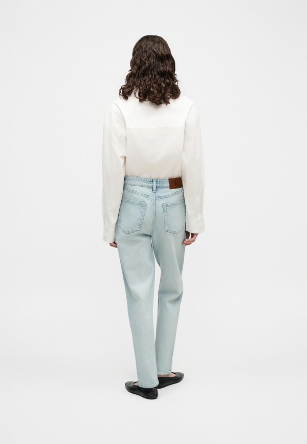 Calvin Klein Jeans NEW MOM JEAN