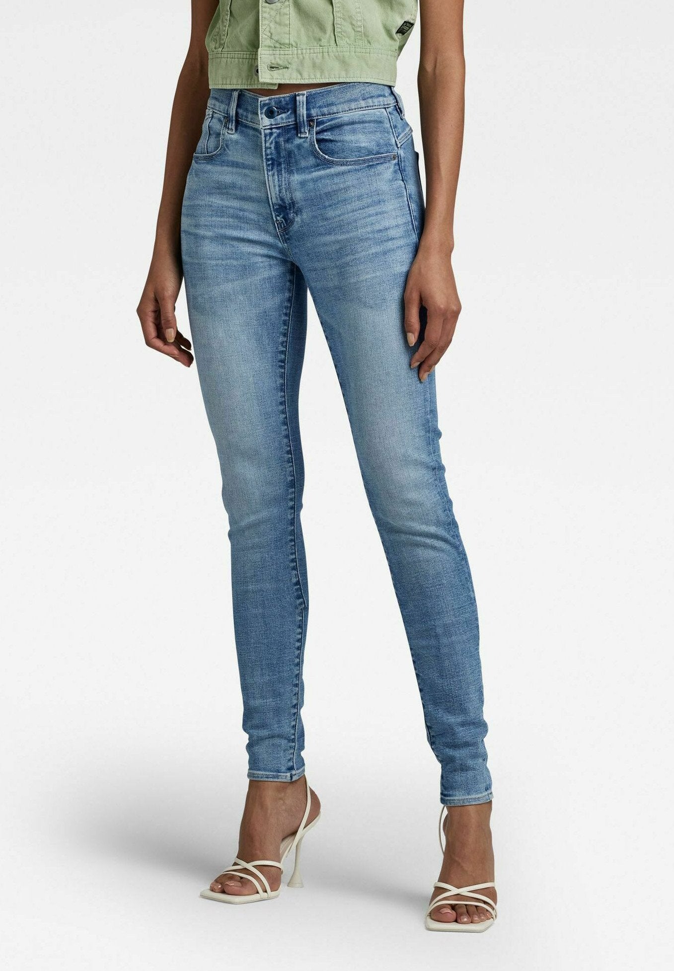 LHANA SKINNY Media 2