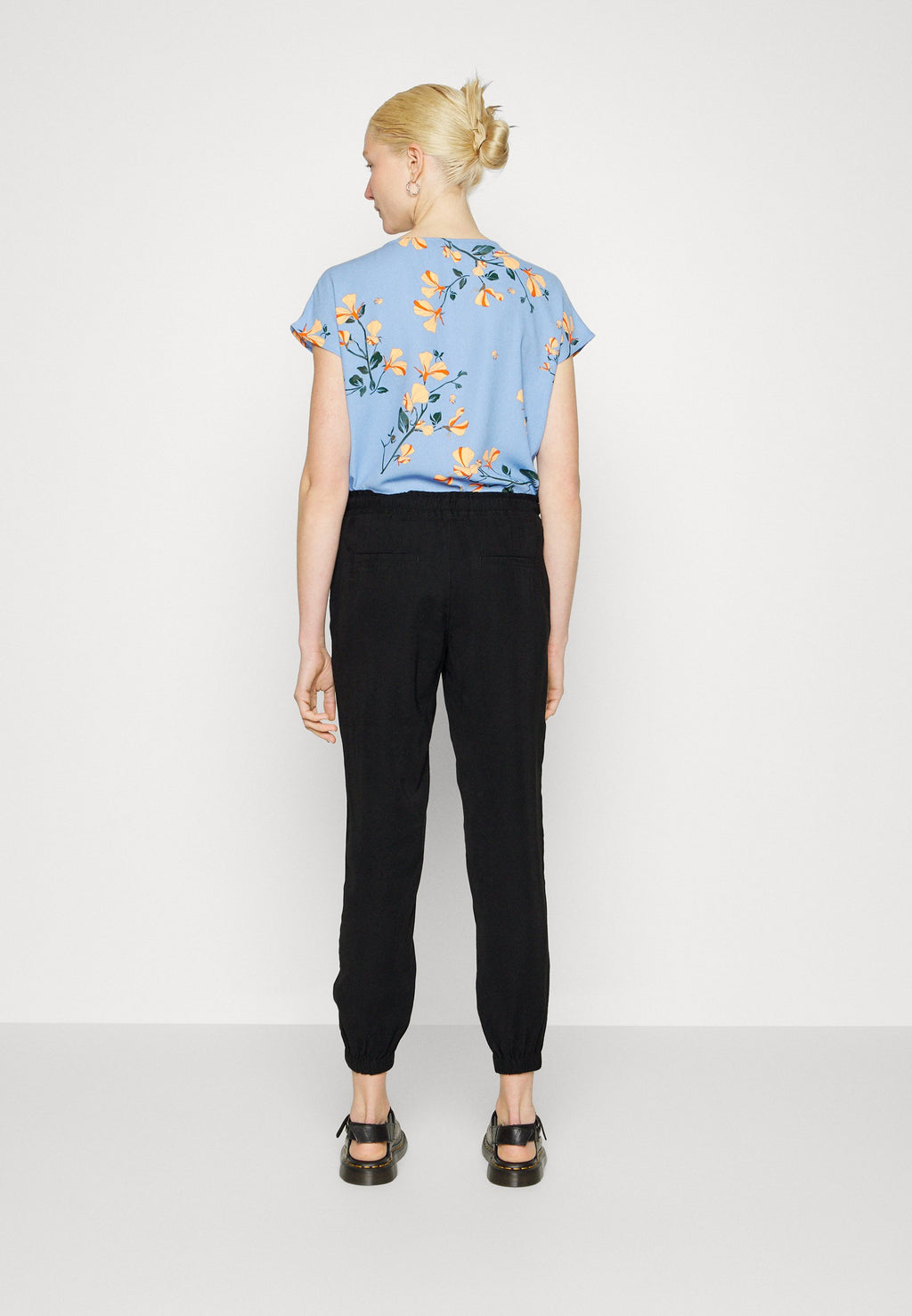ONLARIS LIFE PULL UP PANT Media 4