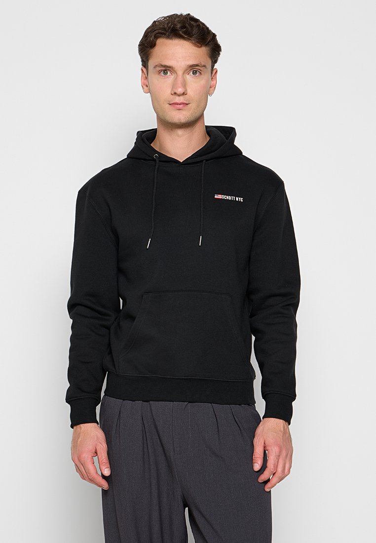 Schwarzer Hoodie aus Baumwollmischung mit einer Kängurutasche vorne, Kordeln und einem Logo auf der Brust. Verfügt über eine entspannte Passform und gerippte Bündchen.