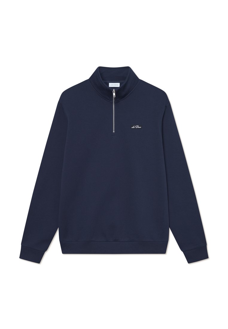 Marineblaues Sweatshirt mit Viertel-Reißverschluss und hohem Kragen, gefertigt aus weichem Material. Verfügt über ein kleines weißes Logo auf der Brust und gerippte Bündchen.
