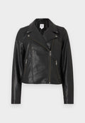 Schwarze Lederjacke in Cropped-Länge mit Reverskragen, asymmetrischem Frontreißverschluss und silbernen Beschlägen. Verfügt über Seitentaschen und eine glatte Textur.