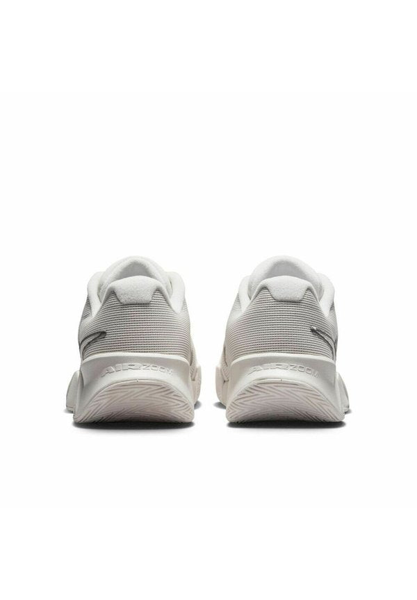 Nike Performance