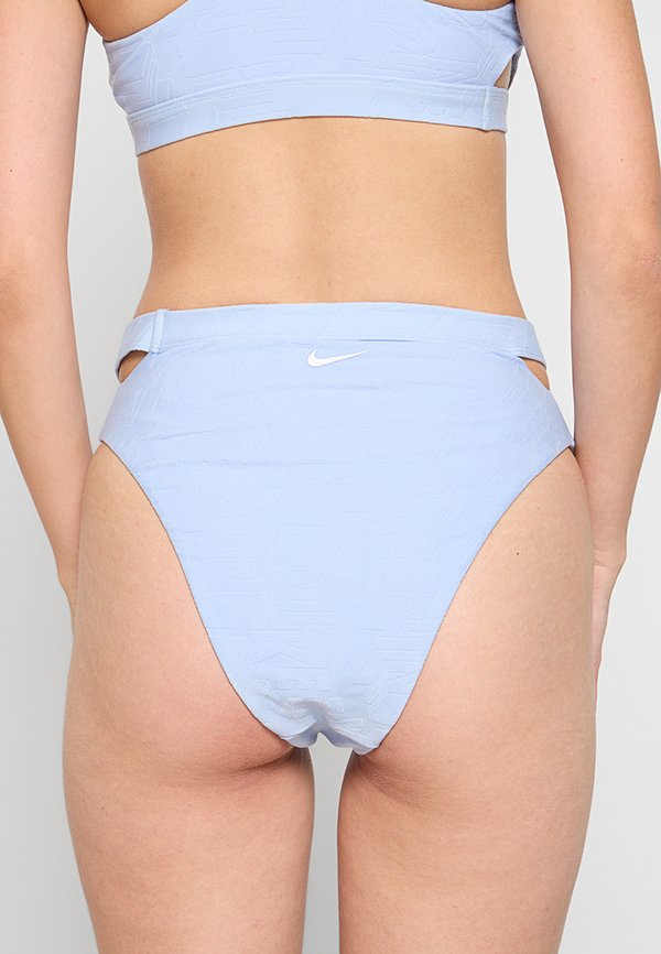 Nike Performance