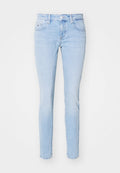Hellblaue Denim-Skinny-Jeans mit mittelhoher Taille, ausgestattet mit fünf Taschen, einem Knopfverschluss und minimaler Ausbleichung. Glatte Textur.