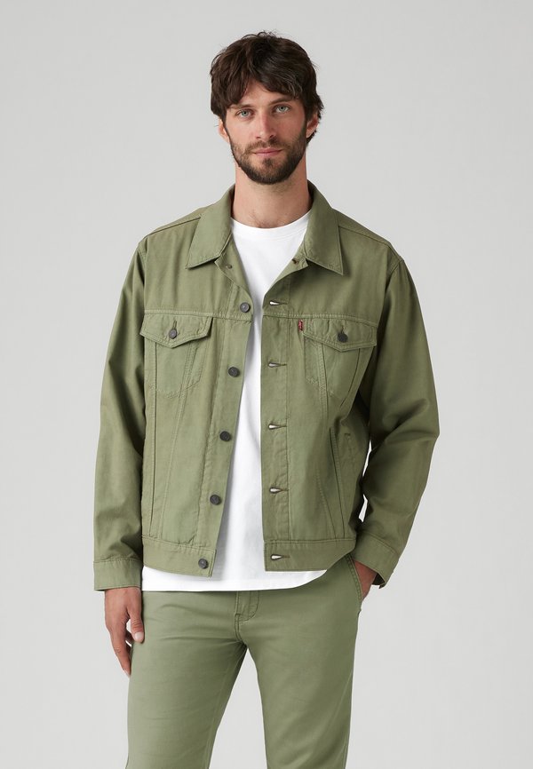 Levi's® RELAXED FIT TRUCKER