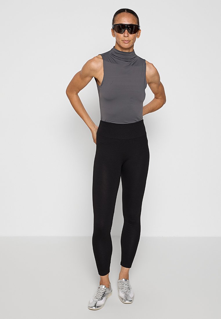 EA7 Emporio Armani Leggings Media 2