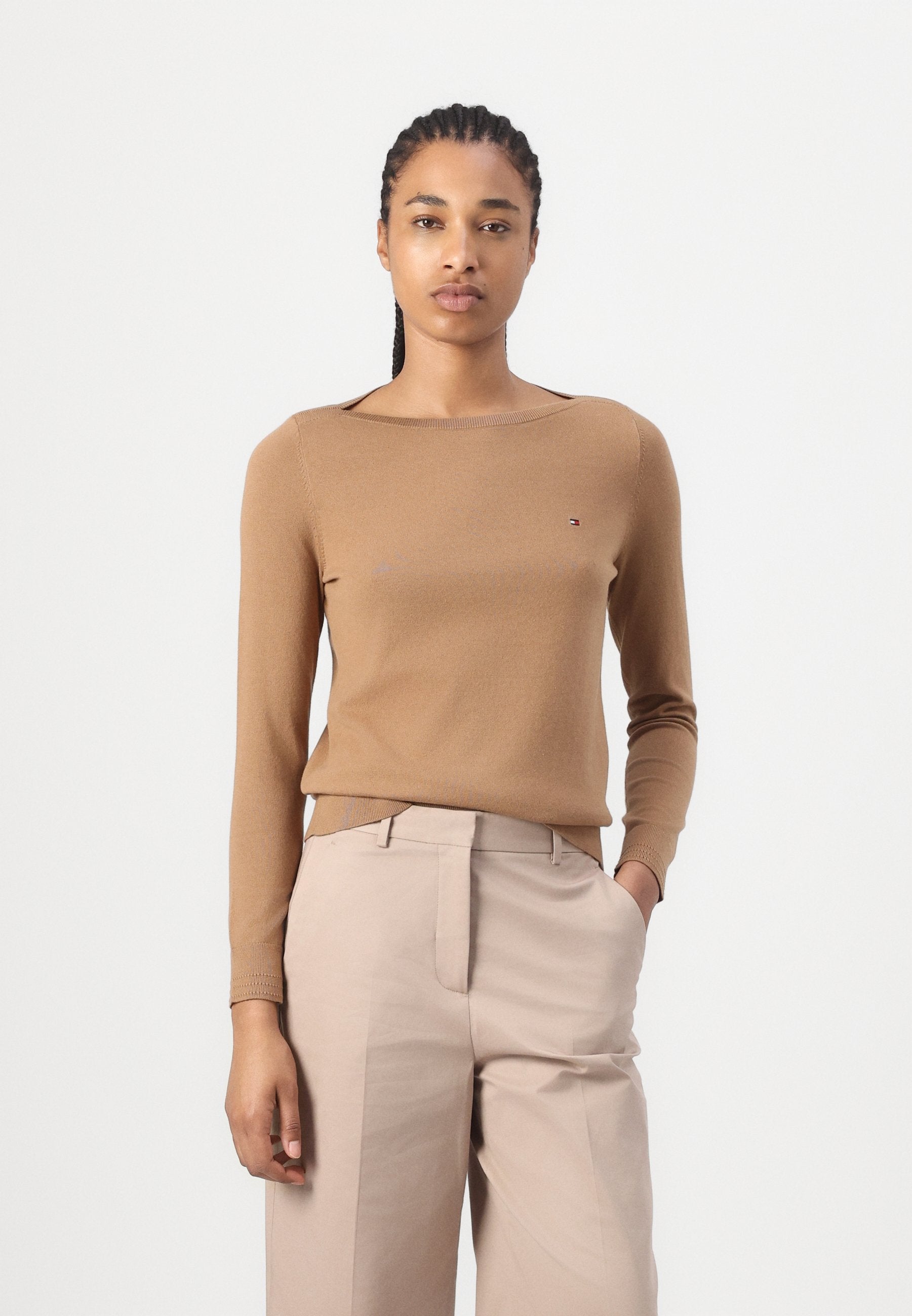 WIDE LEG ANKLE PANT Media 5