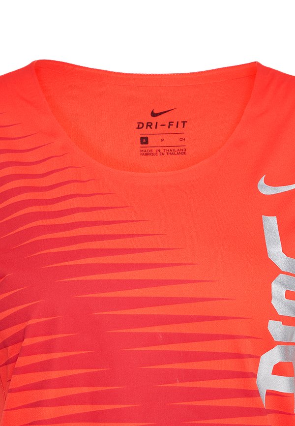 Nike Performance