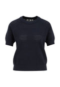 Marineblauer Strickpullover mit kurzen Ärmeln, der ein strukturiertes Design mit horizontalen Streifen und kleinen Ausschnittdetails aufweist.