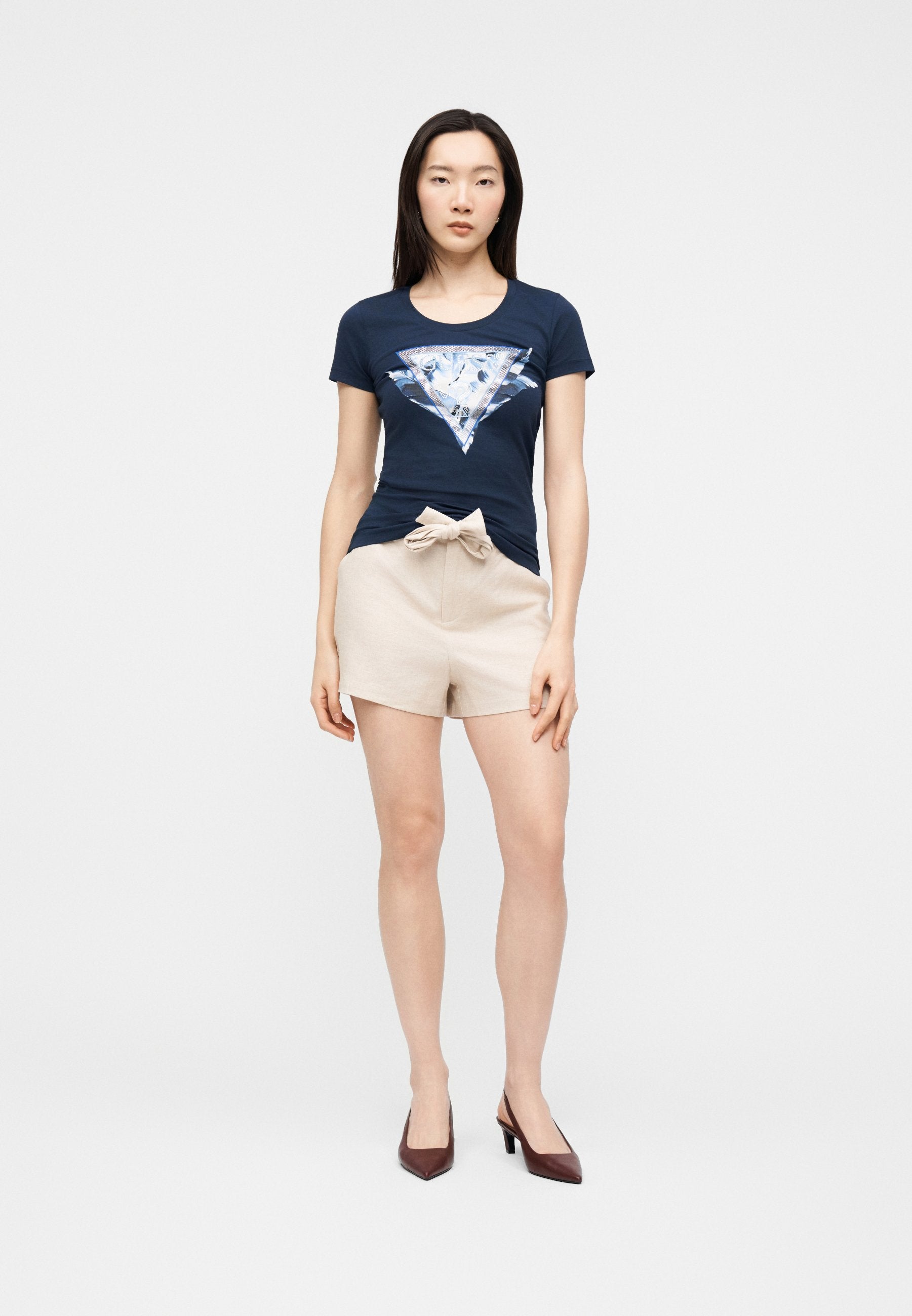 Guess FEATHER TRIANGLE TEE