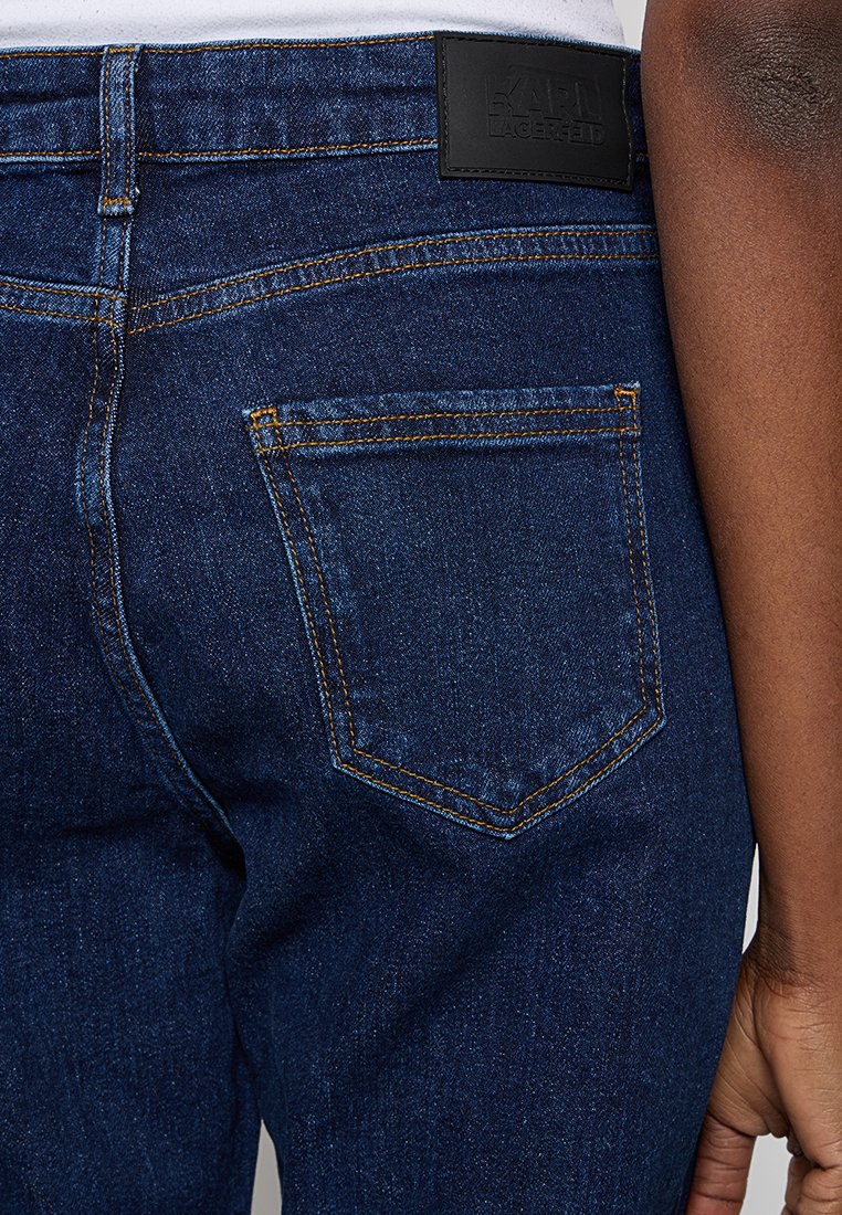 ESSENTIAL SLIM FIT Media 5