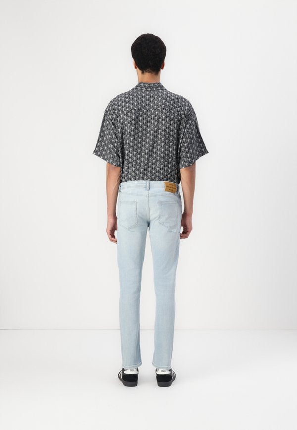 Jack & Jones Slim fit JJIGLENN JJCOLE AM 672 SN