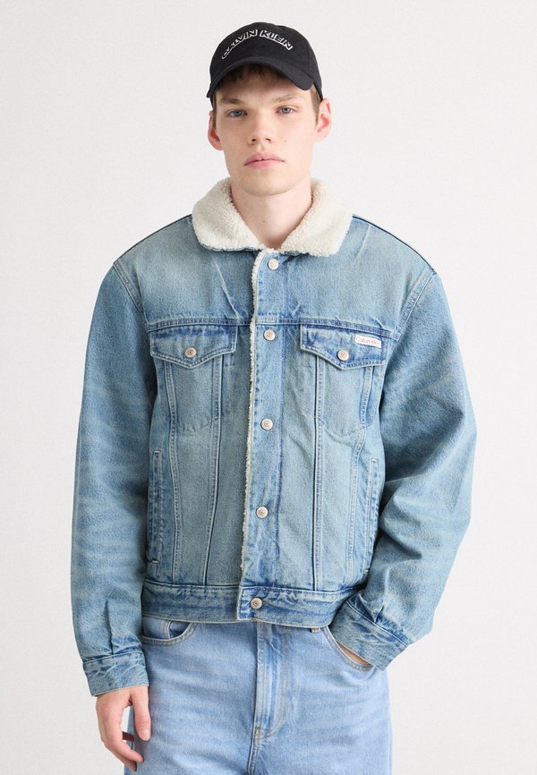 Calvin Klein Jeans 90S TRUCKER - Denim jacket - tinted thundra