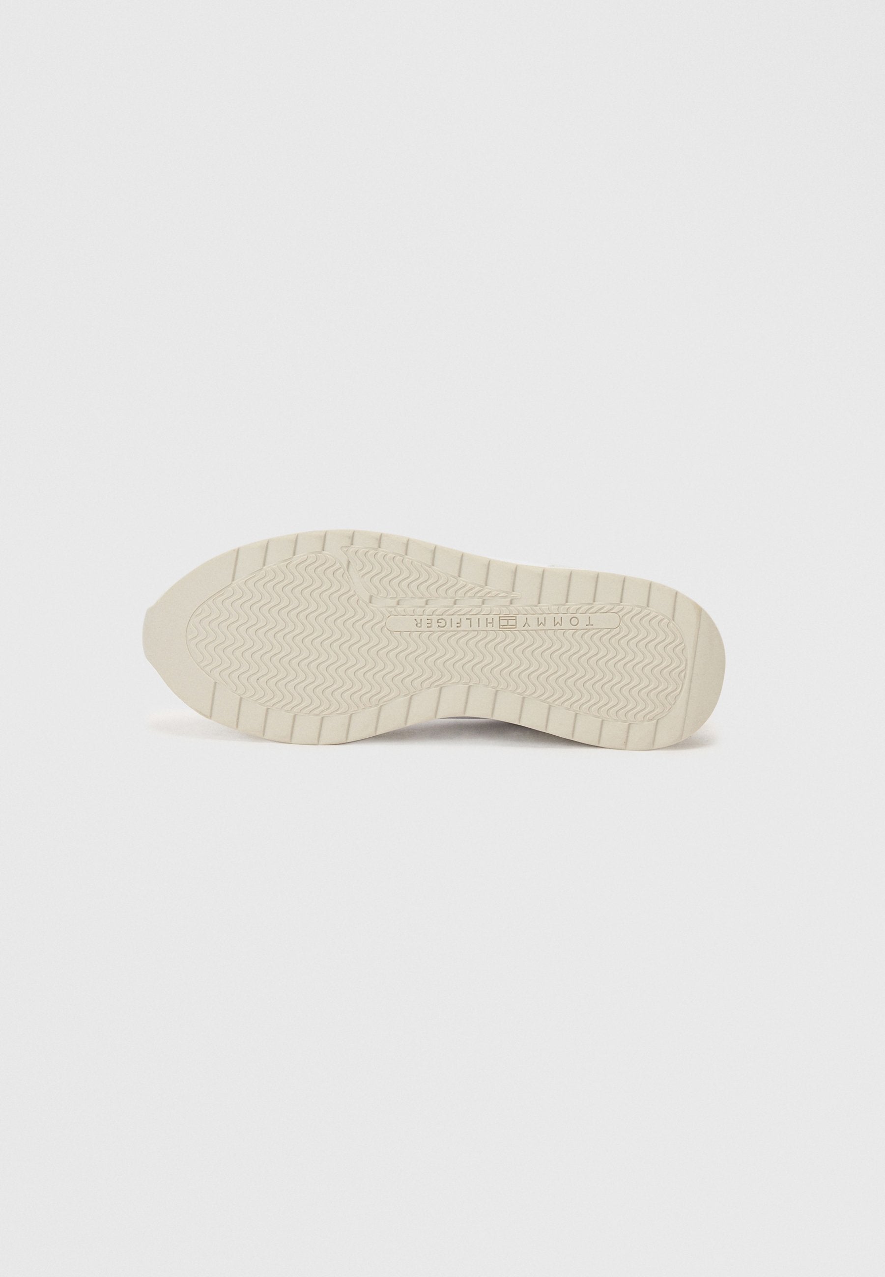 EMBOSSED TH MONOGRAM LEATHER TRAINERS Media 6