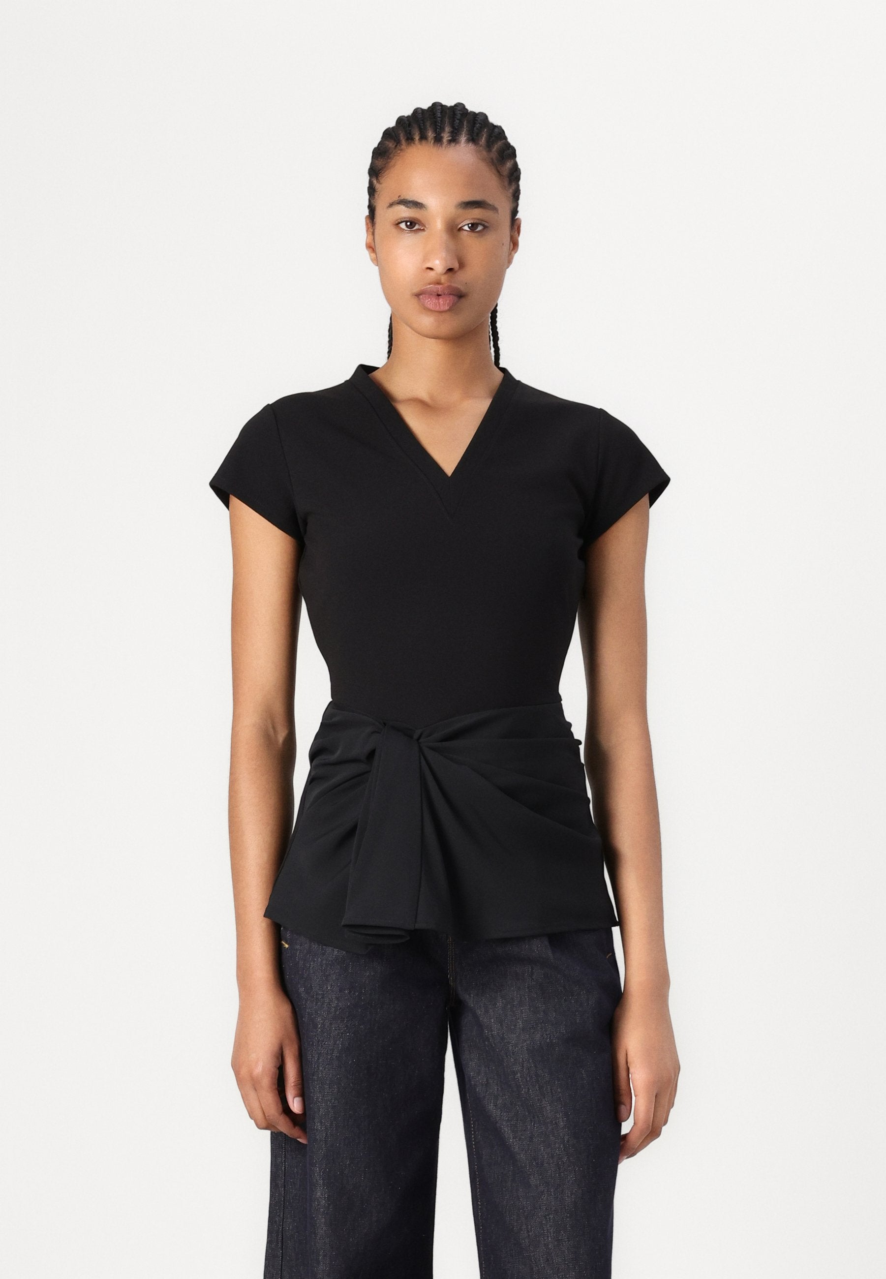 V NECK Media 3