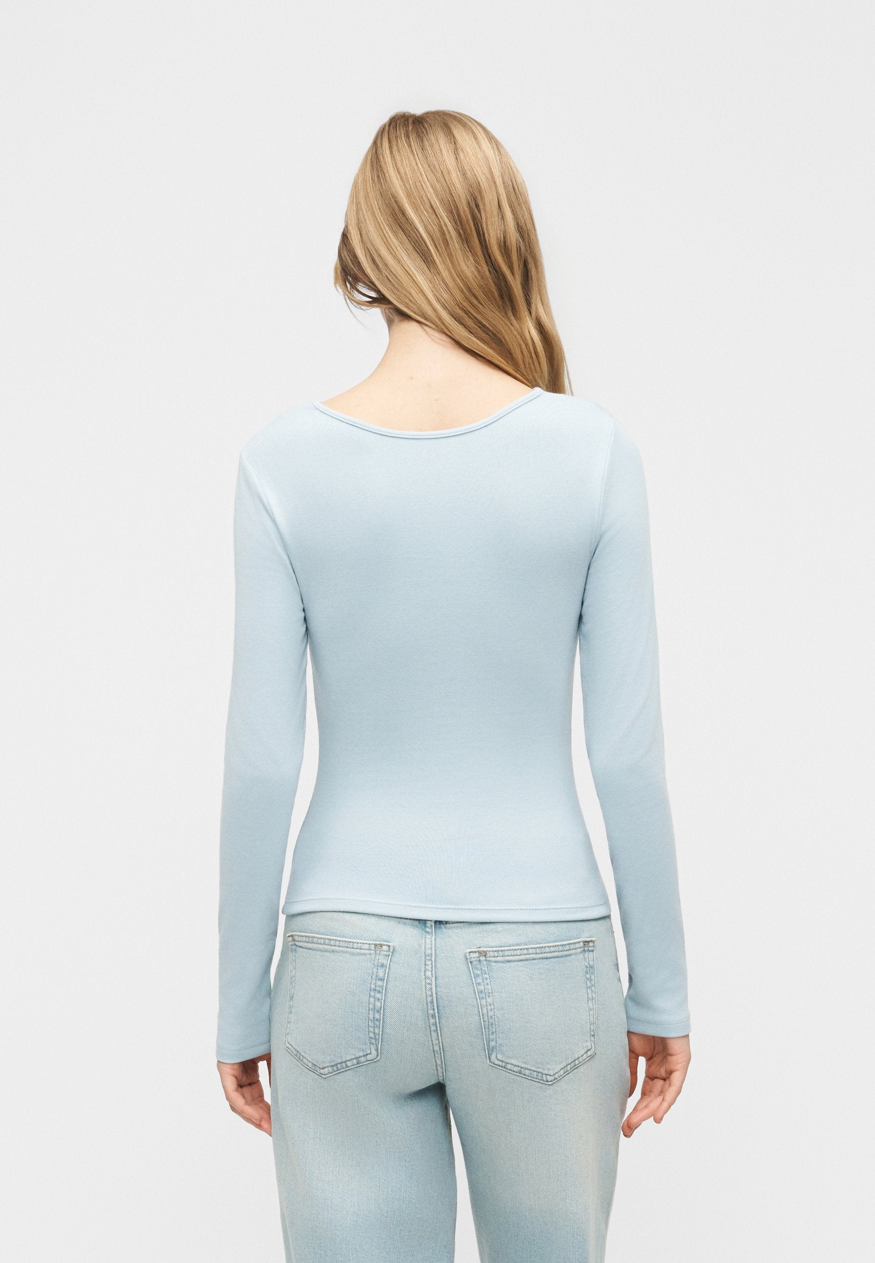 GAP LOGO CUT OUT TEE