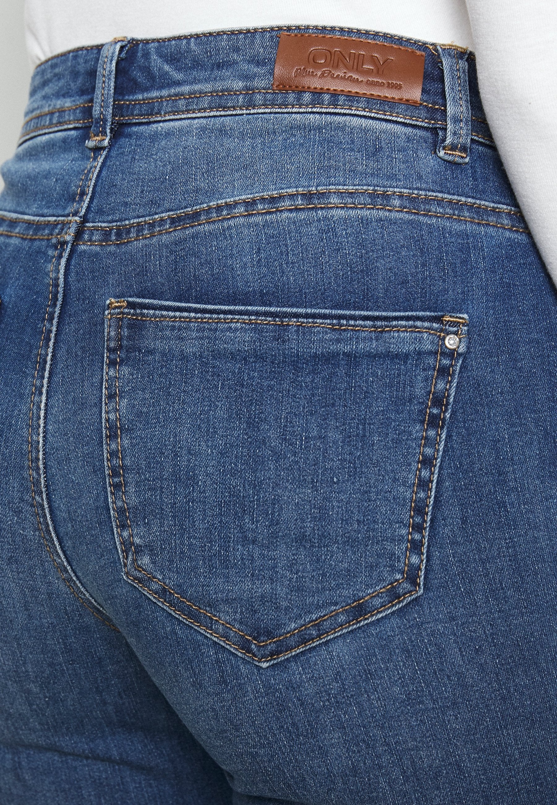 ONLY Tall Jeans Skinny Fit Media 5