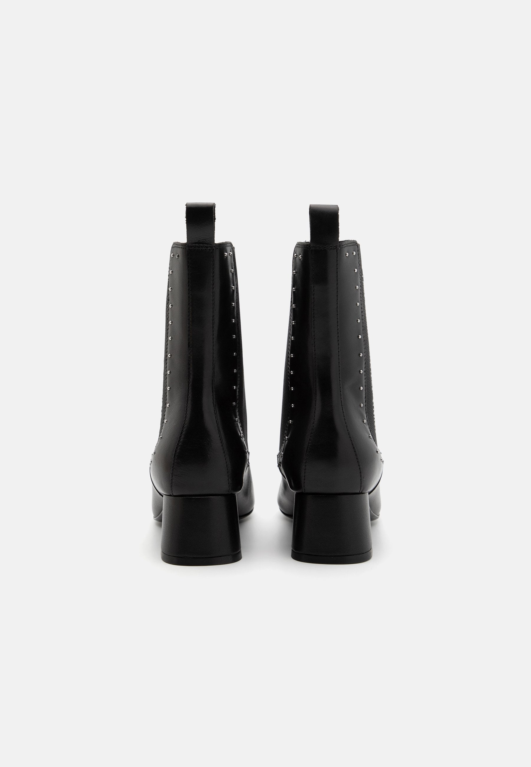 BONNIE STUDS CHELSEA BOOT Media 3