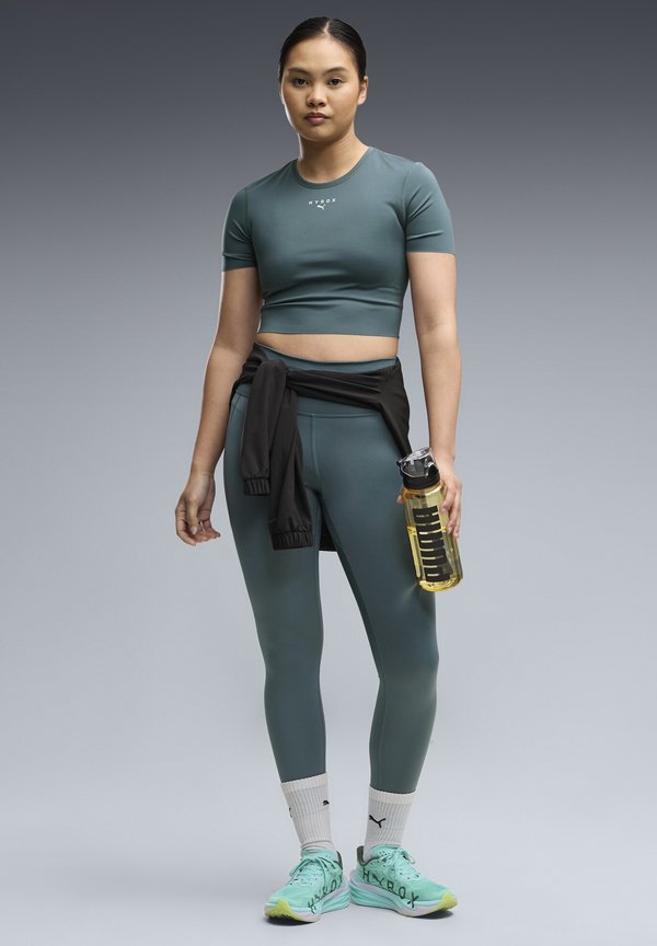 Puma W PUMA X HYROX PWRMODE CROP TEE - Sports T-shirt - herb garden
