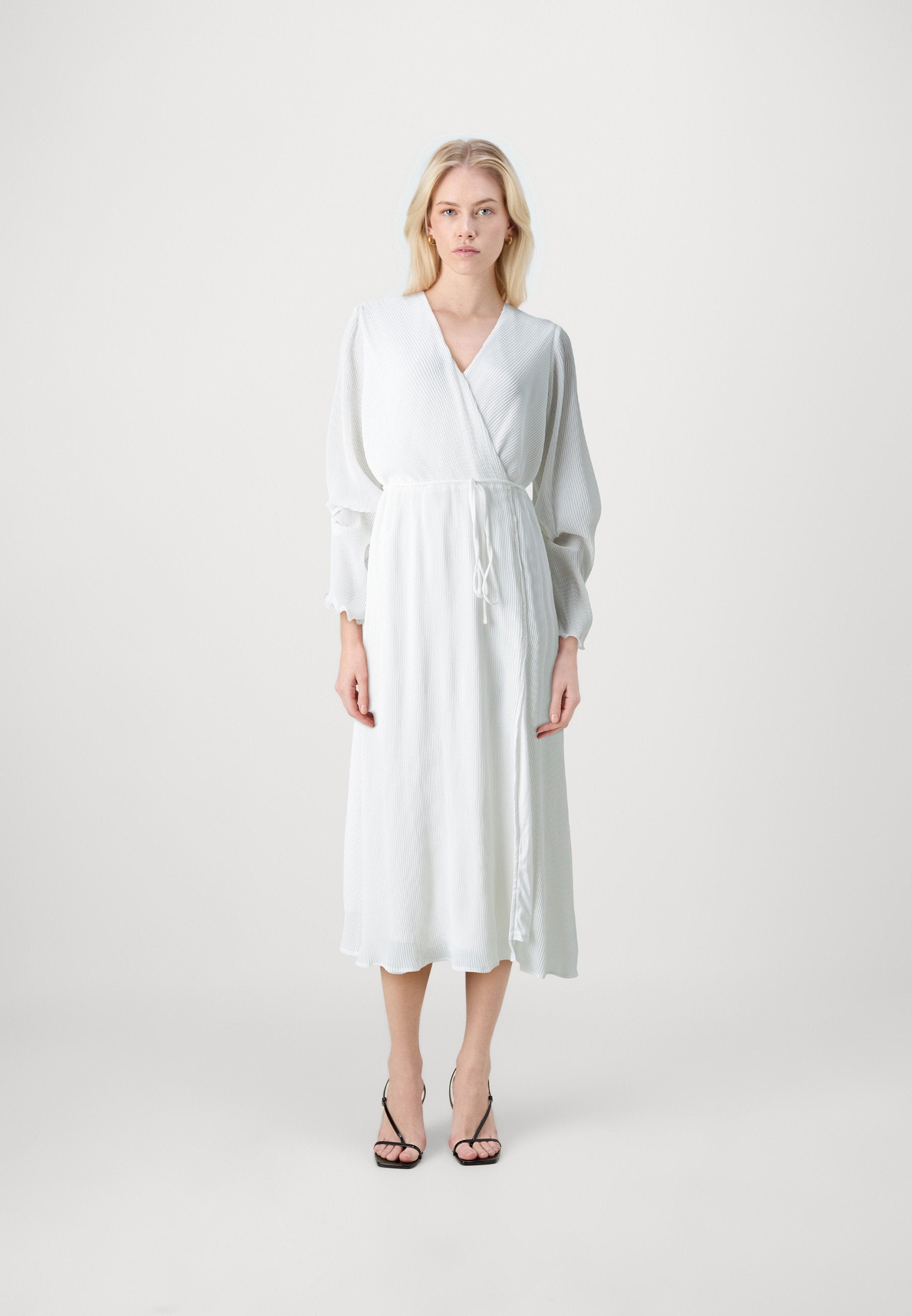 Gina Tricot PLEATED MIDI WRAP DRESS
