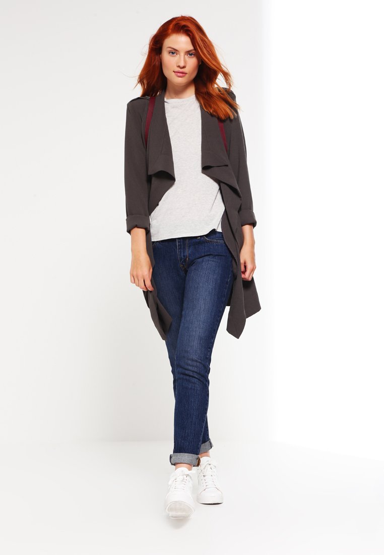Levi's® 711 SKINNY