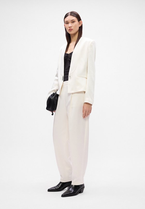 BOSS JIA TUX